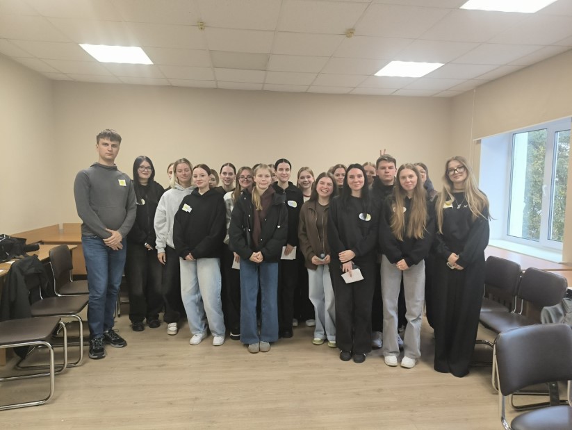 Занятие с элементами тренинга для групп первого года обучения в рамках профилактики дезадаптации